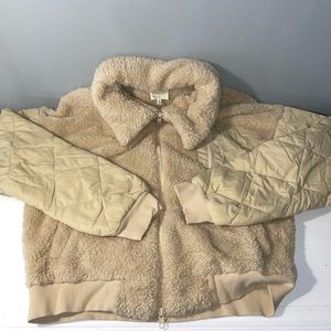 Sherpa zip-up with quilted sleeves